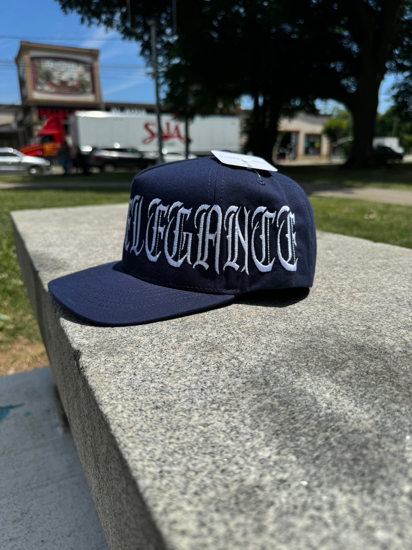 Navy Street Elegance Snap